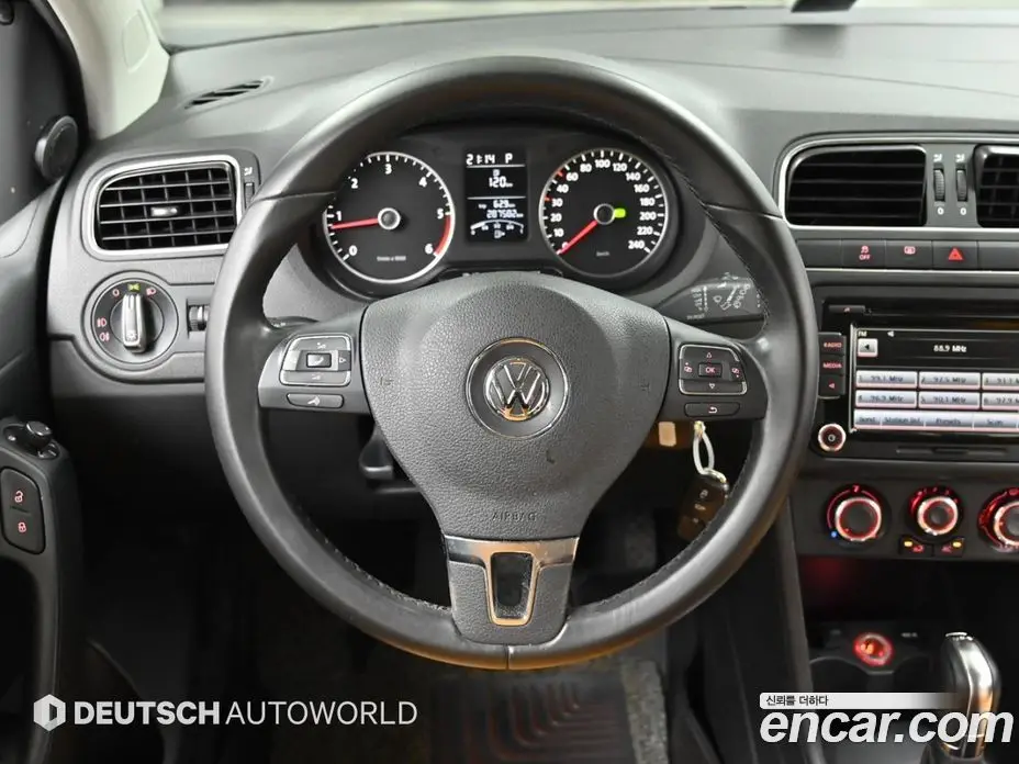 Volkswagen Polo 2014 1.6 автомат (гидро), фото 13