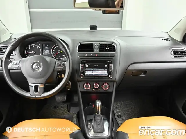 Volkswagen Polo 2014 1.6 автомат (гидро), миниатюра 7