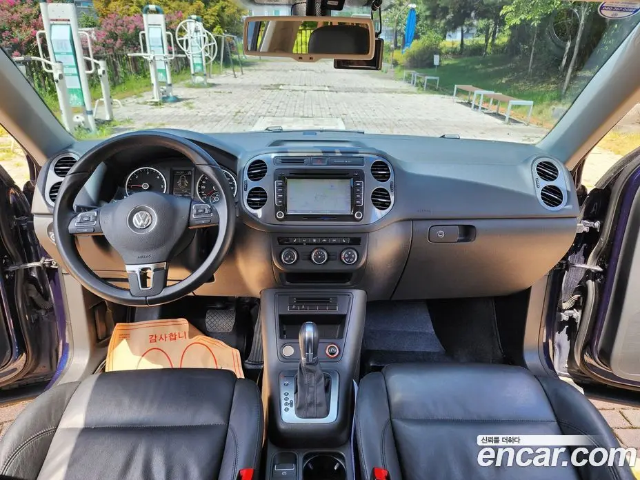 Volkswagen Tiguan 2015 2.0 автомат (гидро), фото 11