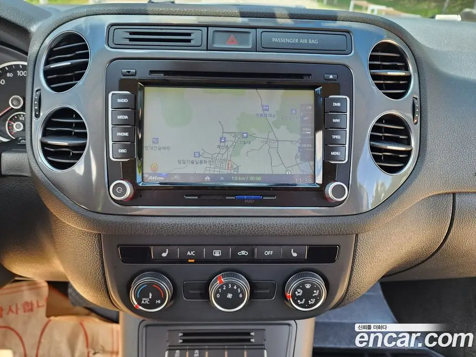 Volkswagen Tiguan 2015 2.0 автомат (гидро), фото 14