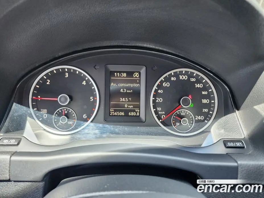 Volkswagen Tiguan 2015 2.0 автомат (гидро), фото 18