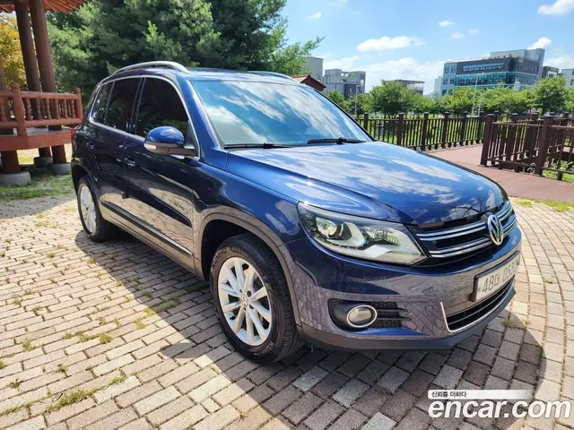 Volkswagen Tiguan 2015 2.0 автомат (гидро), миниатюра 3
