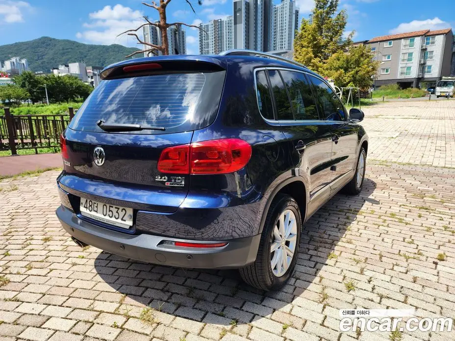 Volkswagen Tiguan 2015 2.0 автомат (гидро), фото 6