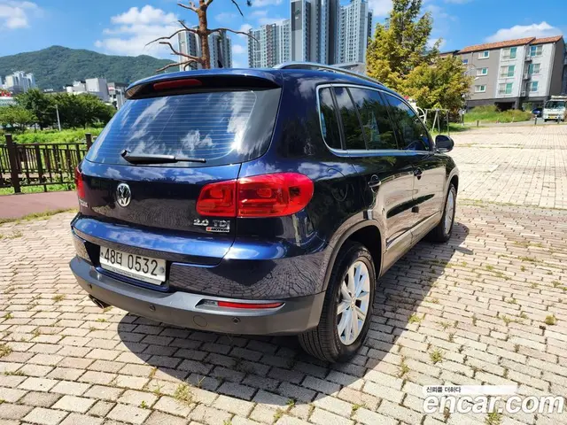 Volkswagen Tiguan 2015 2.0 автомат (гидро), миниатюра 6