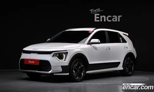 Kia Niro, 2023, 9 837 км