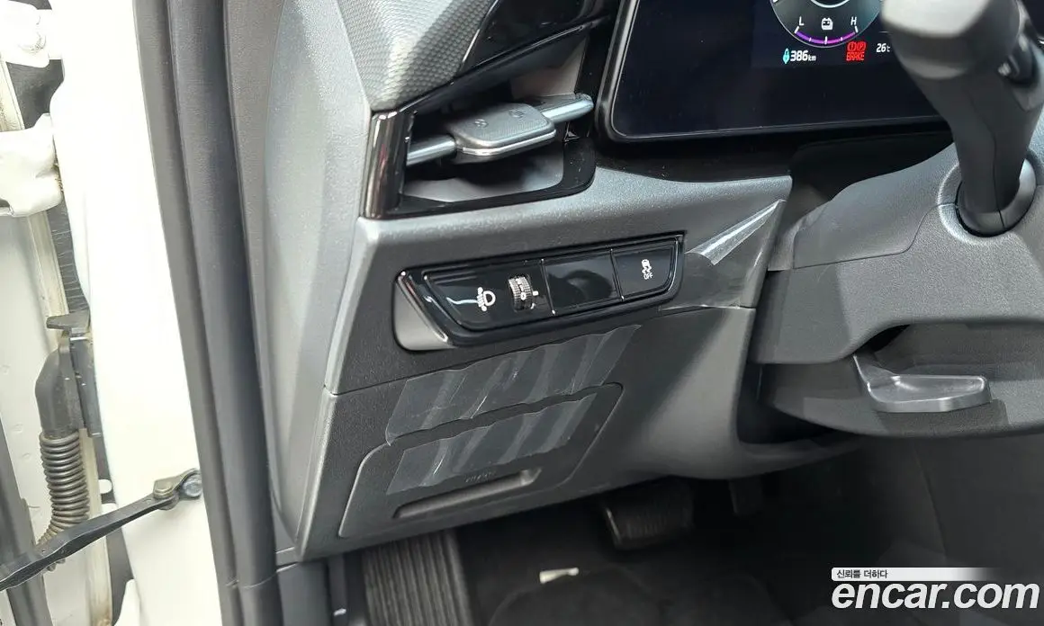 Kia Niro 2023 0.2 автомат (гидро), фото 16 Kia Niro 2023 0.2 автомат (гидро), фото 16