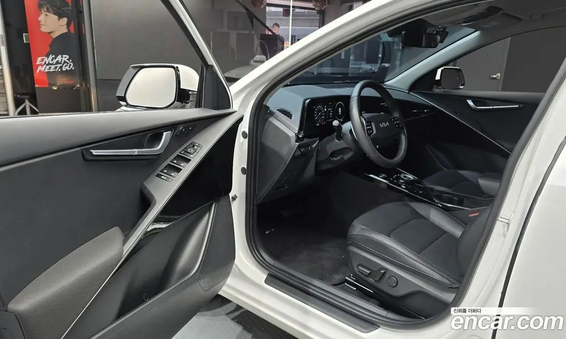 Kia Niro 2023 0.2 автомат (гидро), фото 10 Kia Niro 2023 0.2 автомат (гидро), фото 10