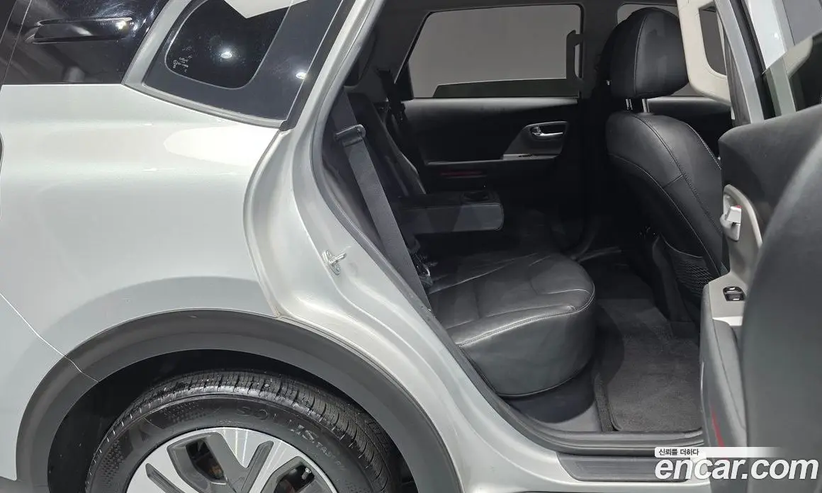 Kia Niro 2023 0.2 автомат (гидро), фото 12