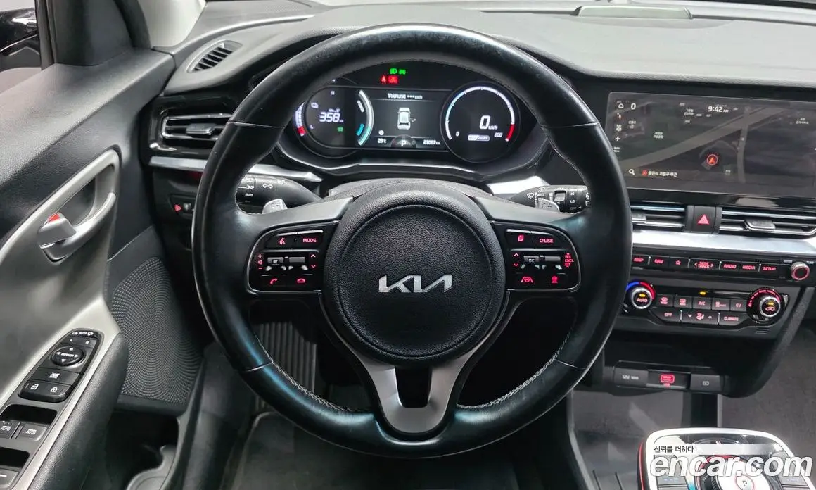 Kia Niro 2023 0.2 автомат (гидро), фото 13
