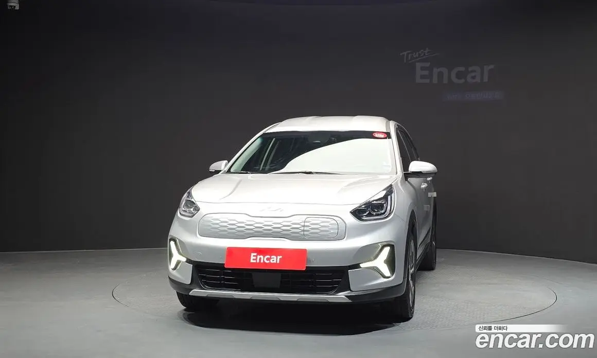 Kia Niro 2023 0.2 автомат (гидро), фото 3