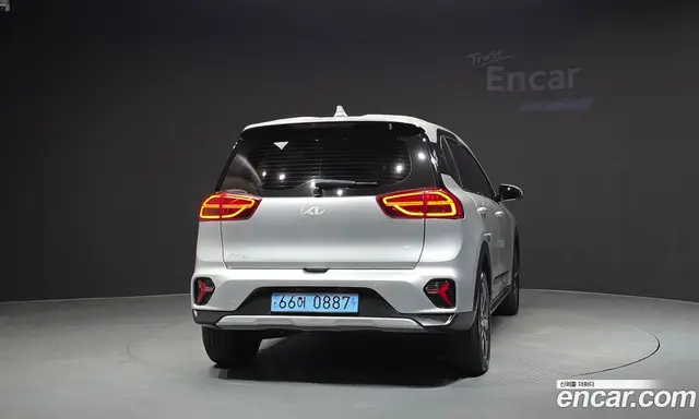 Kia Niro 2023 0.2 автомат (гидро), миниатюра 4