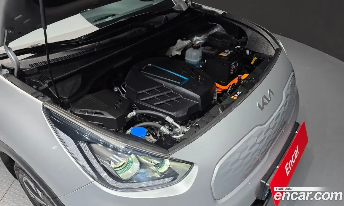 Kia Niro 2023 0.2 автомат (гидро), фото 6