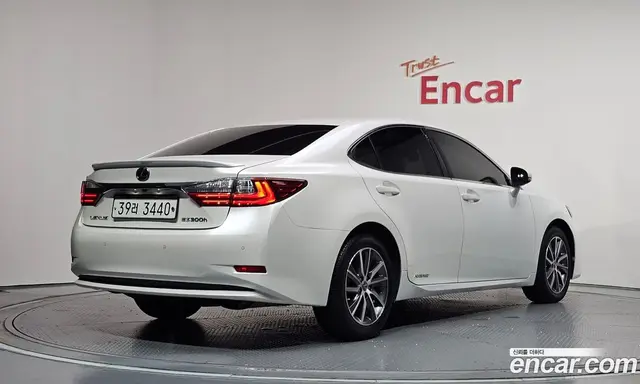 Lexus ES 2018 2.5 автомат (гидро), миниатюра 2