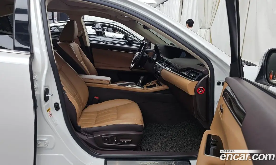 Lexus ES 2018 2.5 автомат (гидро), фото 11