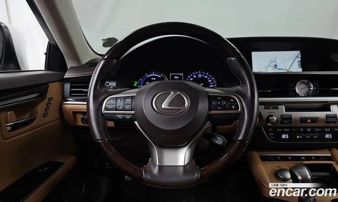 Lexus ES 2018 2.5 автомат (гидро), фото 13