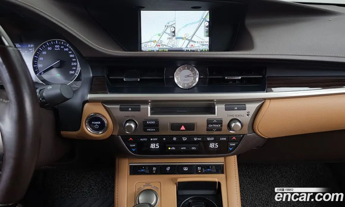Lexus ES 2018 2.5 автомат (гидро), фото 14