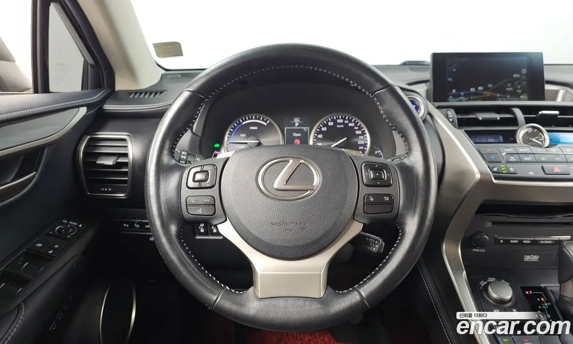 Lexus NX 2017 2.5 автомат (гидро), фото 13