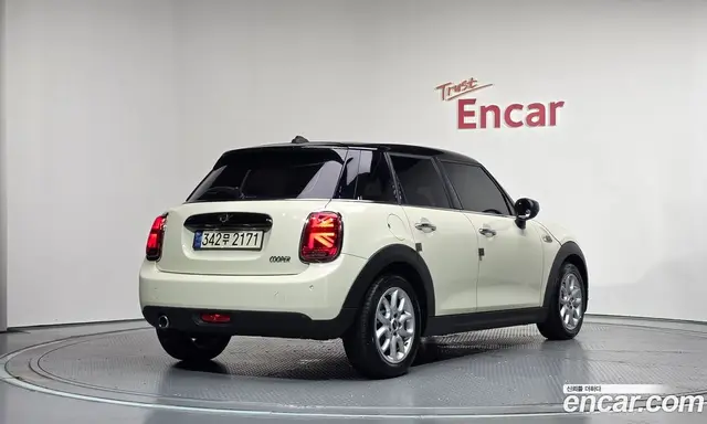 Mini Cooper 2020 1.5 автомат (гидро), миниатюра 2