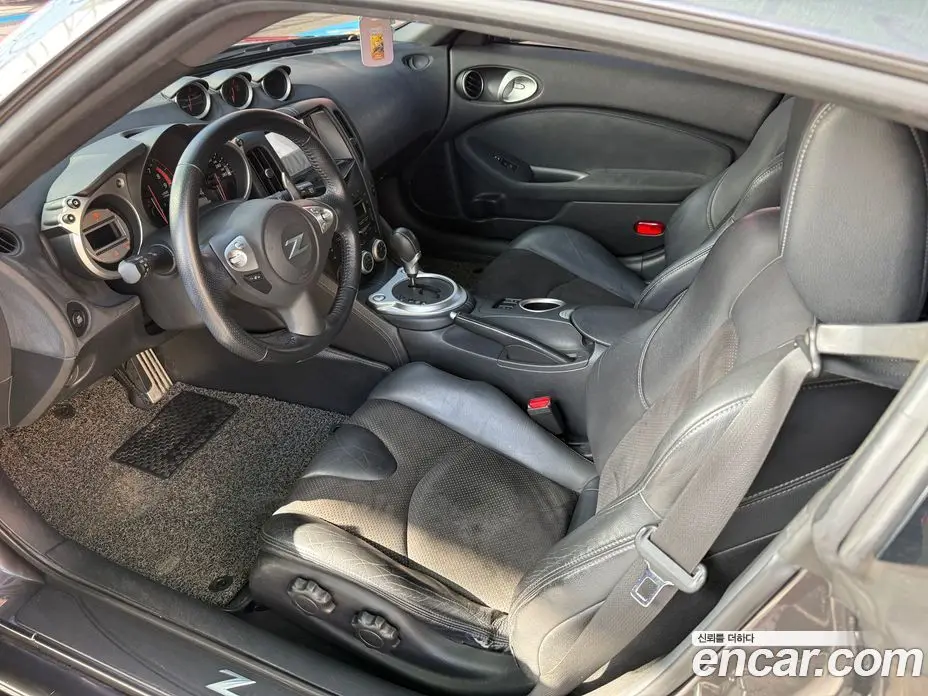Nissan 370Z 2010 3.7 автомат (гидро), фото 11