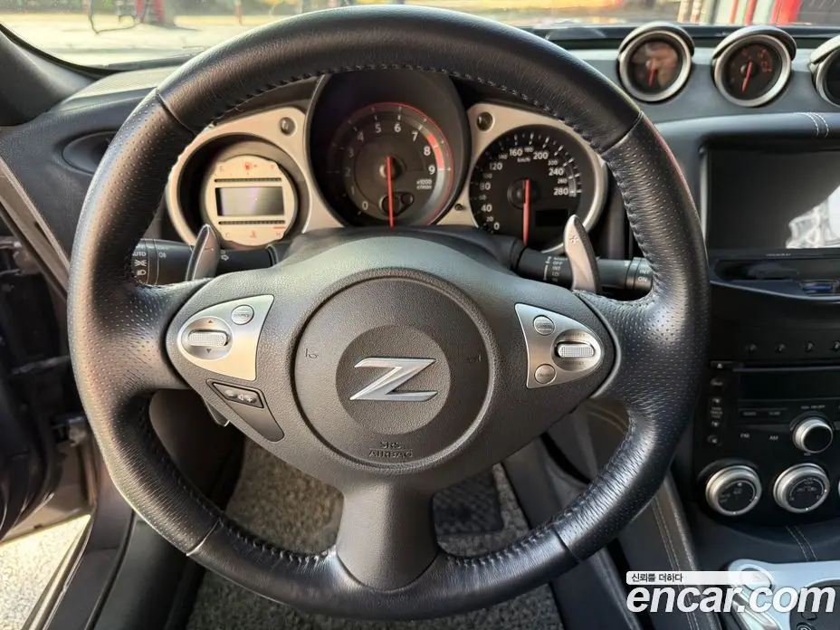Nissan 370Z 2010 3.7 автомат (гидро), фото 14