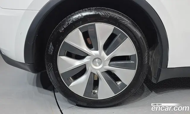 Tesla Model Y 2022 0.2 автомат (гидро), миниатюра 5 Tesla Model Y 2022 0.2 автомат (гидро), миниатюра 5