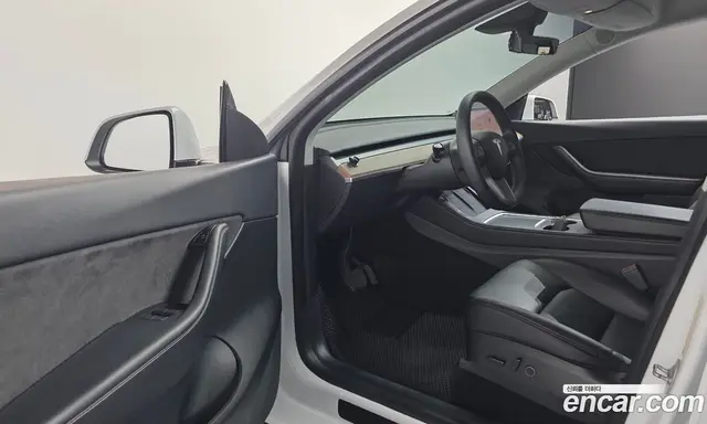 Tesla Model Y 2022 0.2 автомат (гидро), миниатюра 10 Tesla Model Y 2022 0.2 автомат (гидро), миниатюра 10