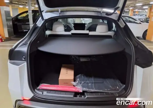 Tesla Model Y 2026 0.1 автомат (гидро), миниатюра 9 Tesla Model Y 2026 0.1 автомат (гидро), миниатюра 9