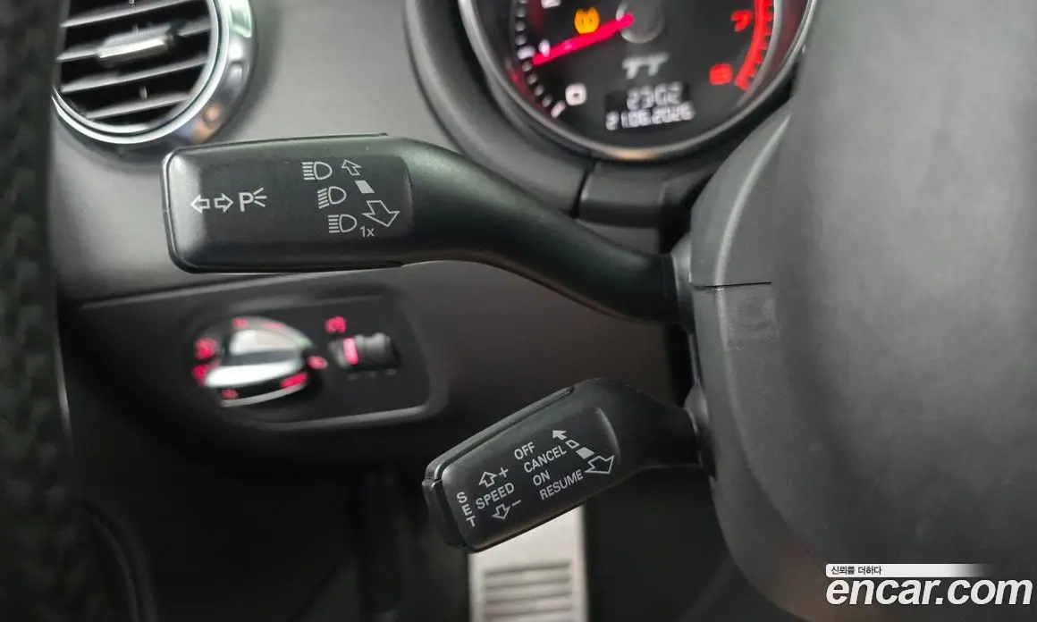 Audi TT 2011 2.0 автомат (гидро), фото 18 Audi TT 2011 2.0 автомат (гидро), фото 18