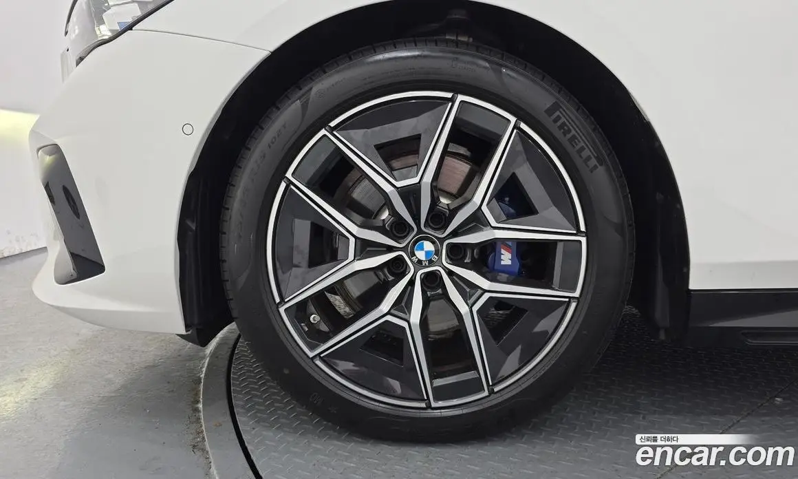 BMW 5 серия 2025 2.0 автомат (гидро), фото 5 BMW 5 серия 2025 2.0 автомат (гидро), фото 5