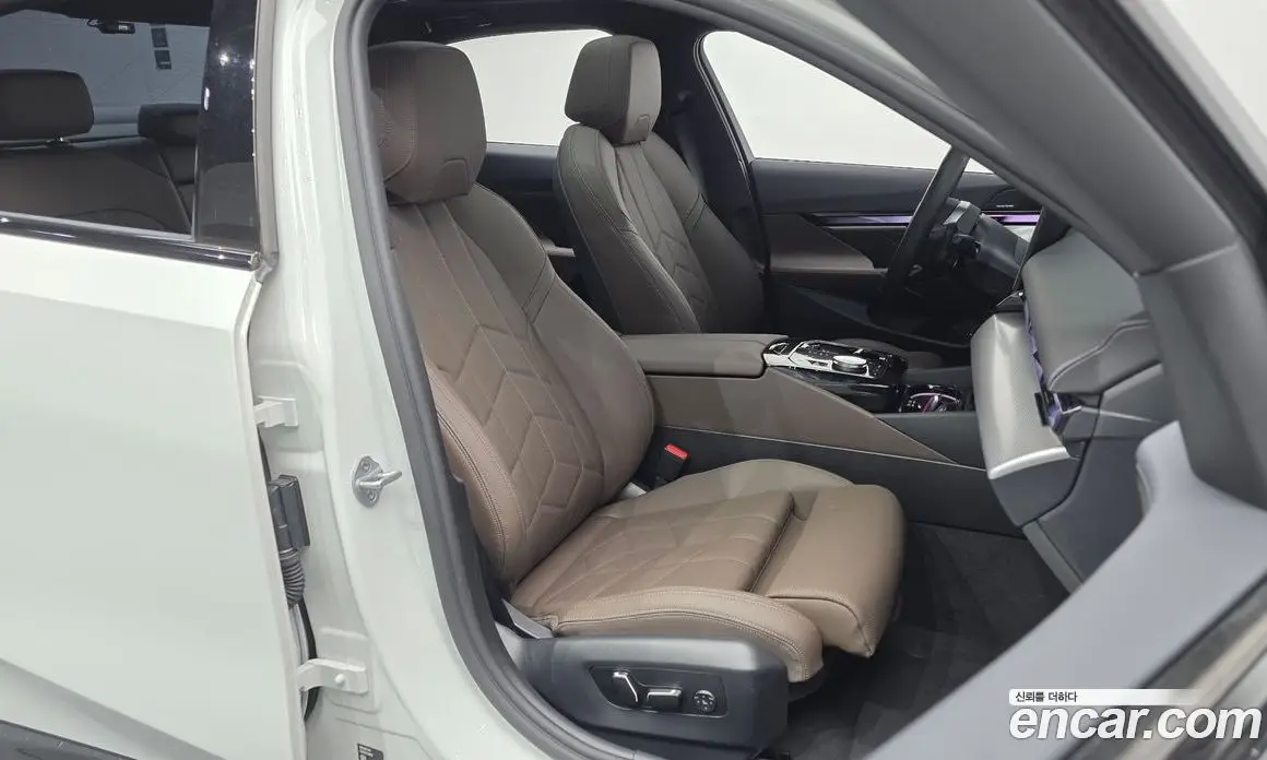 BMW 5 серия 2025 2.0 автомат (гидро), фото 10 BMW 5 серия 2025 2.0 автомат (гидро), фото 10