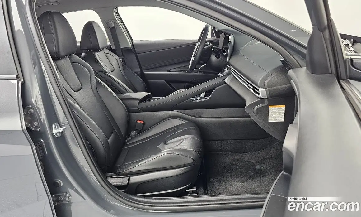 Hyundai Avante 2024 1.6 автомат (гидро), фото 11