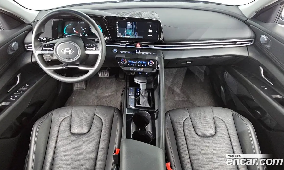 Hyundai Avante 2024 1.6 автомат (гидро), фото 7