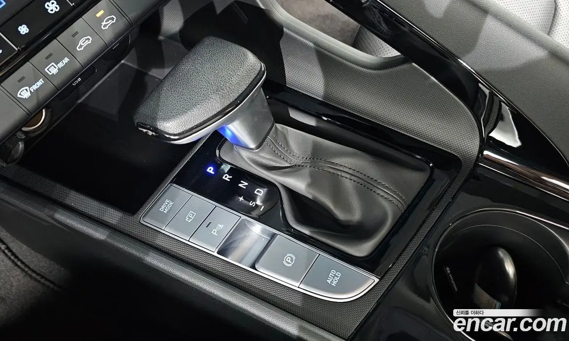 Hyundai Avante 2024 1.6 автомат (гидро), фото 9