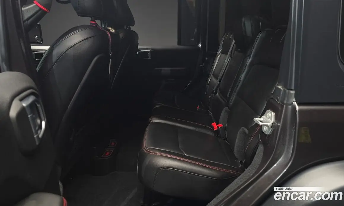 Jeep Wrangler 2021 2.0 автомат (гидро), фото 12 Jeep Wrangler 2021 2.0 автомат (гидро), фото 12