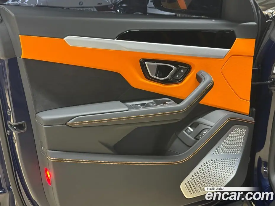 Lamborghini Urus 2024 4.0 автомат (гидро), фото 15 Lamborghini Urus 2024 4.0 автомат (гидро), фото 15