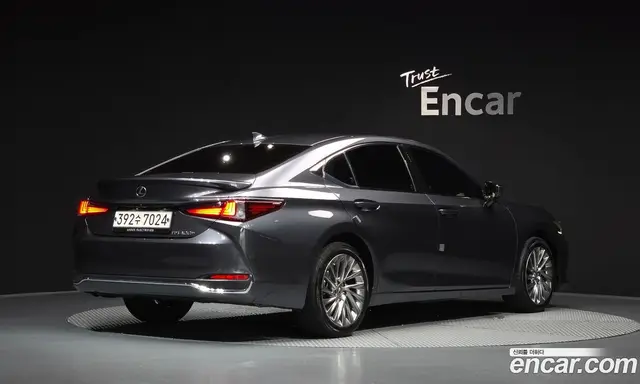 Lexus ES 2023 2.5 автомат (гидро), миниатюра 2