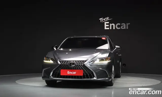Lexus ES 2023 2.5 автомат (гидро), миниатюра 3