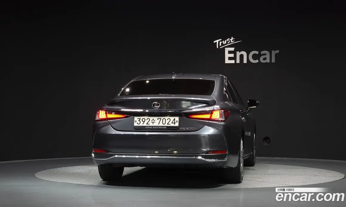 Lexus ES 2023 2.5 автомат (гидро), фото 4