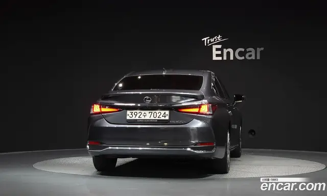 Lexus ES 2023 2.5 автомат (гидро), миниатюра 4