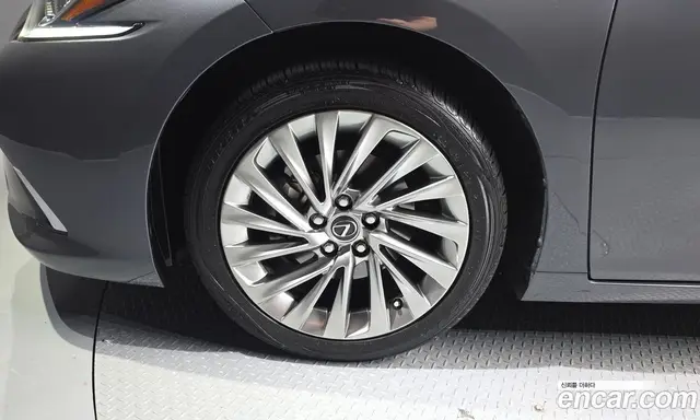Lexus ES 2023 2.5 автомат (гидро), миниатюра 5