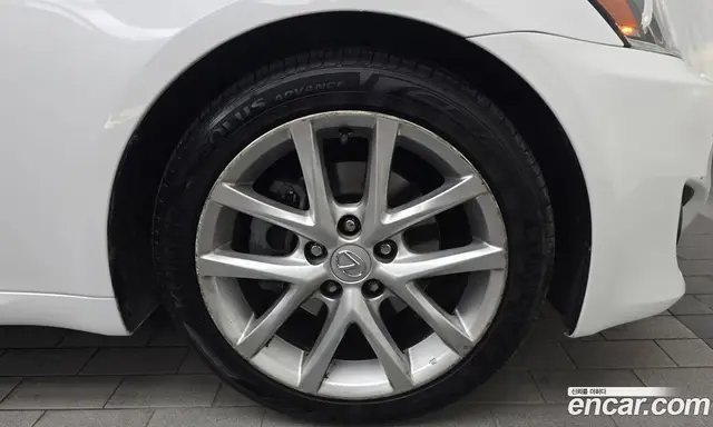 Lexus IS 2011 2.5 автомат (гидро), миниатюра 5 Lexus IS 2011 2.5 автомат (гидро), миниатюра 5