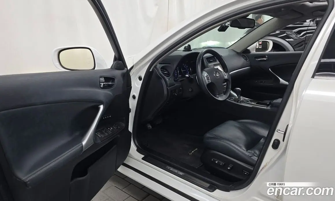 Lexus IS 2011 2.5 автомат (гидро), фото 10 Lexus IS 2011 2.5 автомат (гидро), фото 10
