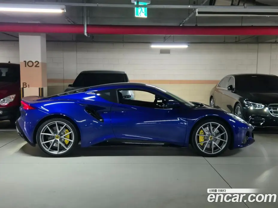 Lotus Emira 2025 3.5 автомат (гидро), фото 3