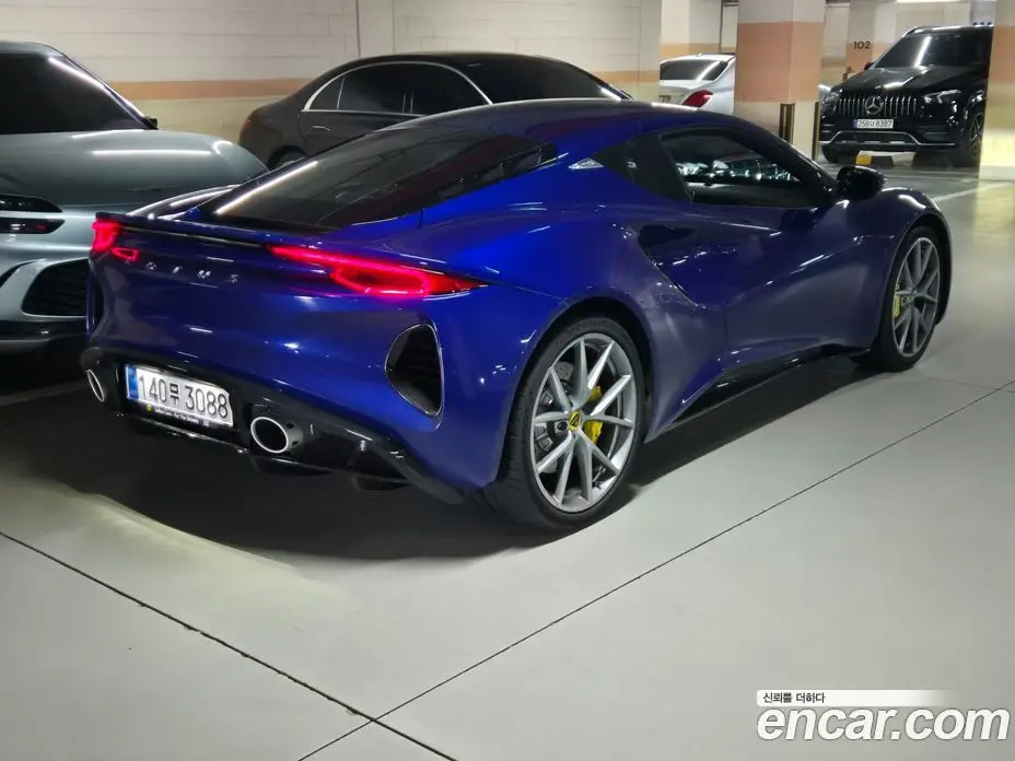 Lotus Emira 2025 3.5 автомат (гидро), фото 4