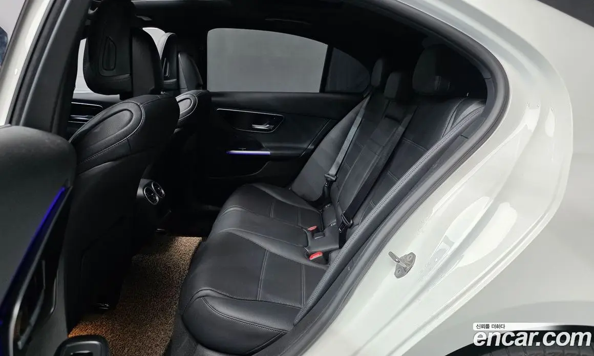 Mercedes-Benz C-Class 2022 2.0 автомат (гидро), фото 12