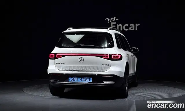 Mercedes-Benz EQB 2024 0.2 автомат (гидро), миниатюра 4