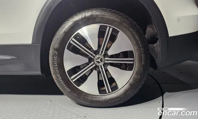Mercedes-Benz EQB 2024 0.2 автомат (гидро), миниатюра 5