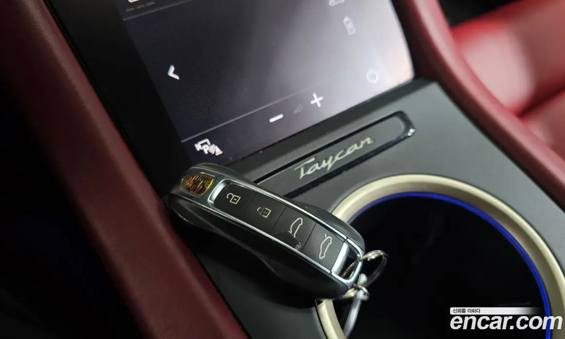 Porsche Taycan 2021 0.1 автомат (гидро), фото 16