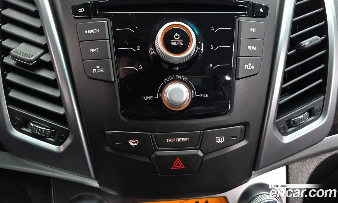 SsangYong Korando 2014 2.0 автомат (гидро), фото 16