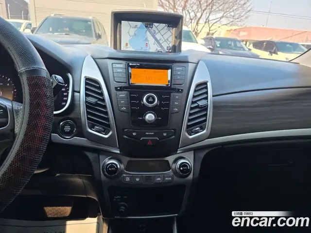 SsangYong Korando 2015 2.0 автомат (гидро), миниатюра 10